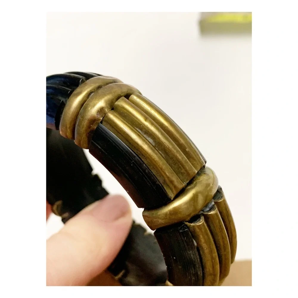 Vintage boho brass and acrylic? Unique Ribbed bangle bracelet SMALL